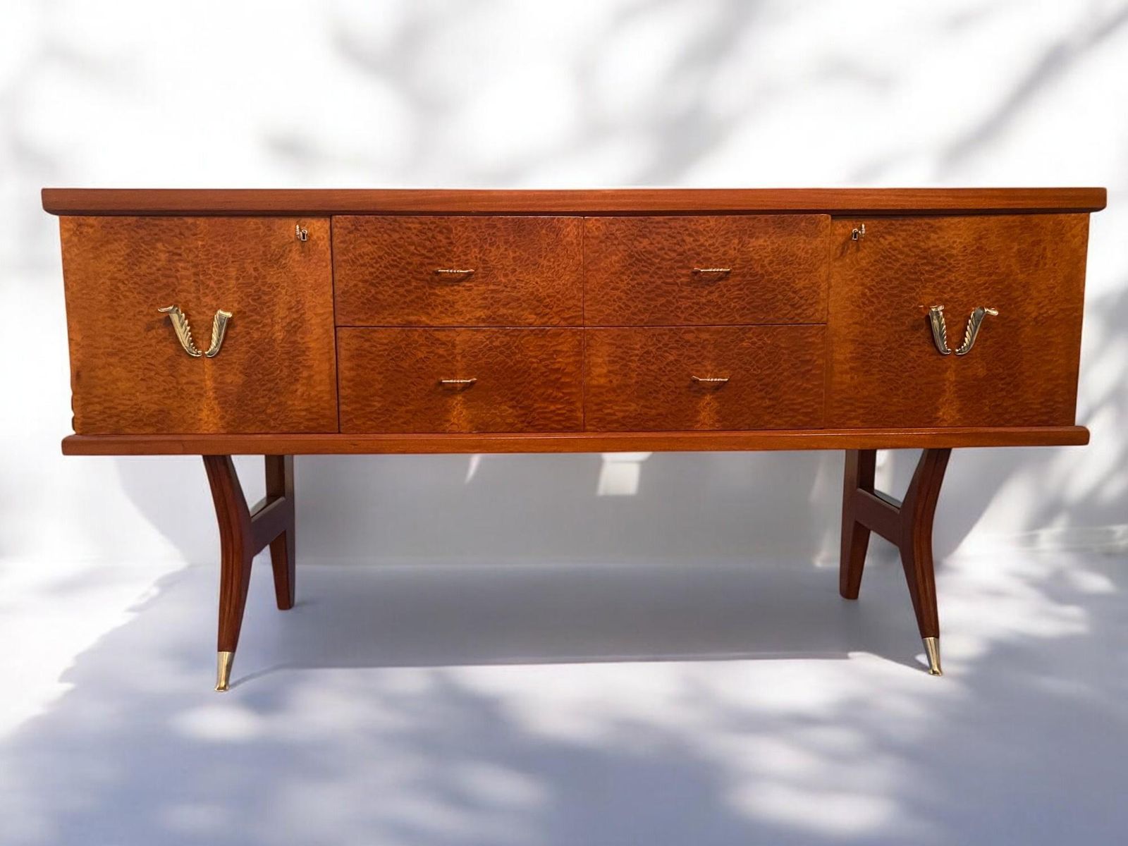 Italian Midcentury Amboyna Briar Sideboard By Vittorio Dassi, 1950s photo vintage