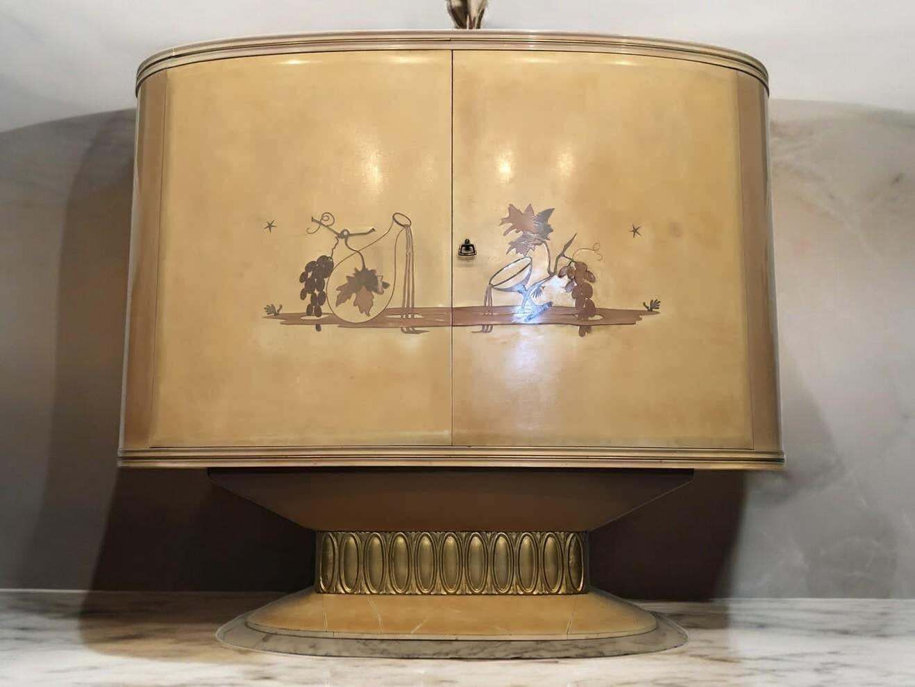 Art Deco Lacquered Wood Parchment Bar Cabinet, Galleria Mobili Cantù Italy, 1950 photo for sale