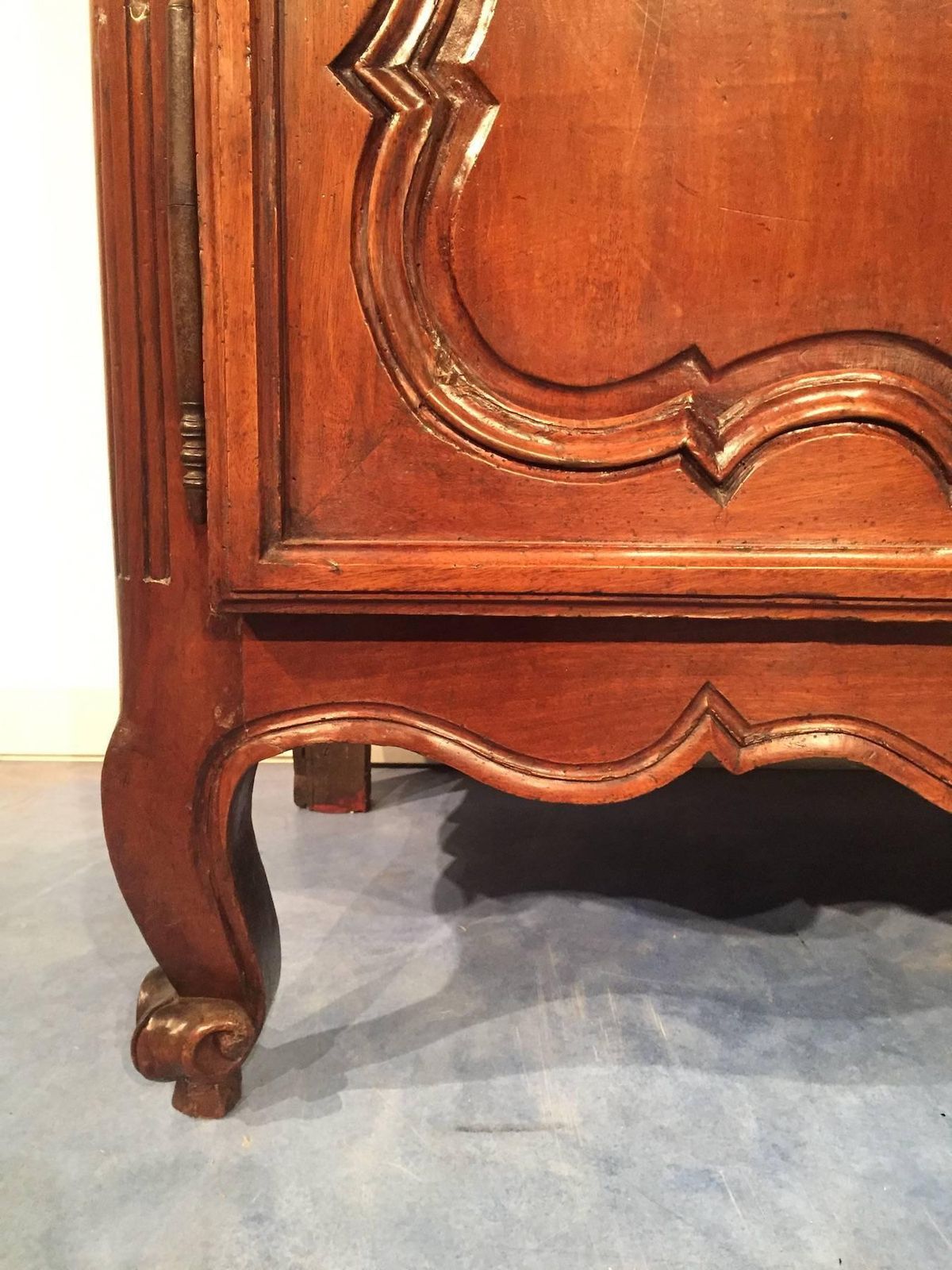 18th Century Italian Louis XV Carved Walnut Sideboard Plate Rack photo vintage