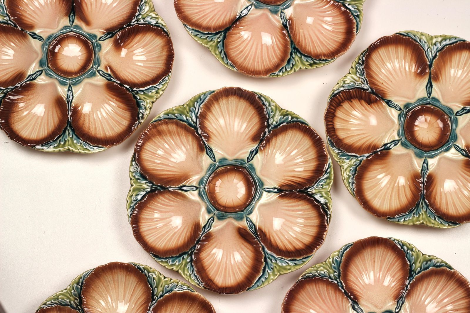 19th Century Sarreguemines Majolica Seaweed And Shell Barbotine Oyster Plate photo for sale