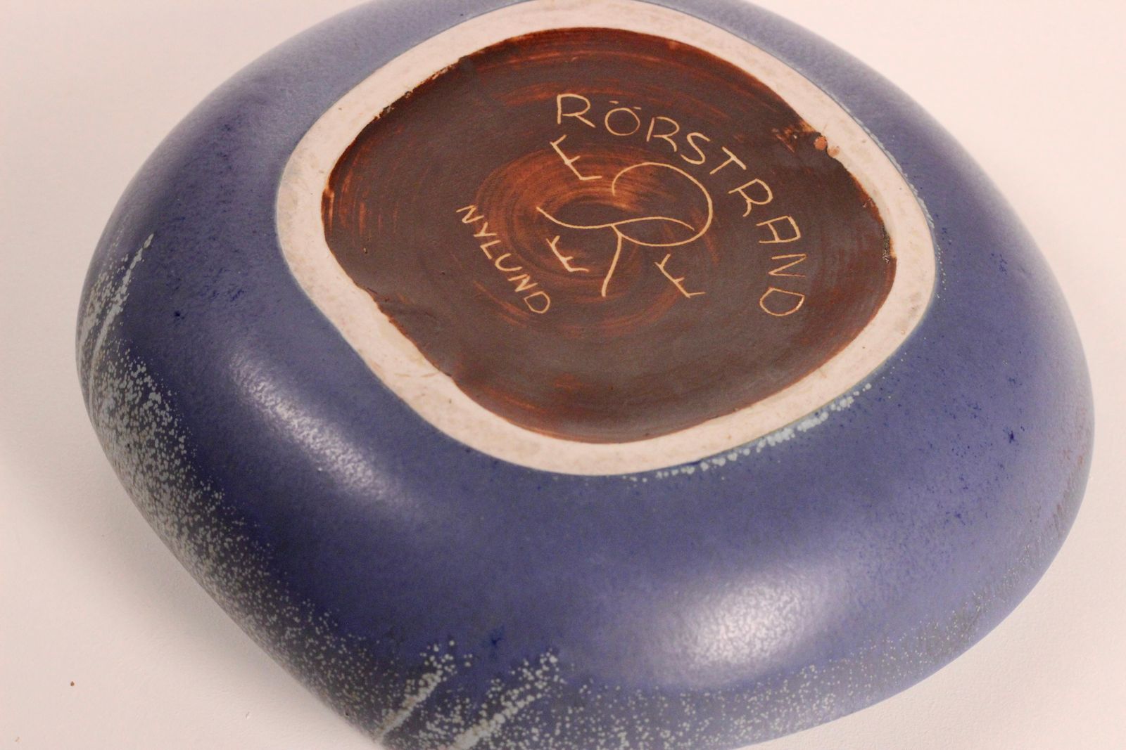 353.0 Large Rörstrand Ashtray By Gunnar Nylund, 1950s Swedish Ceramic, Organic Form photo