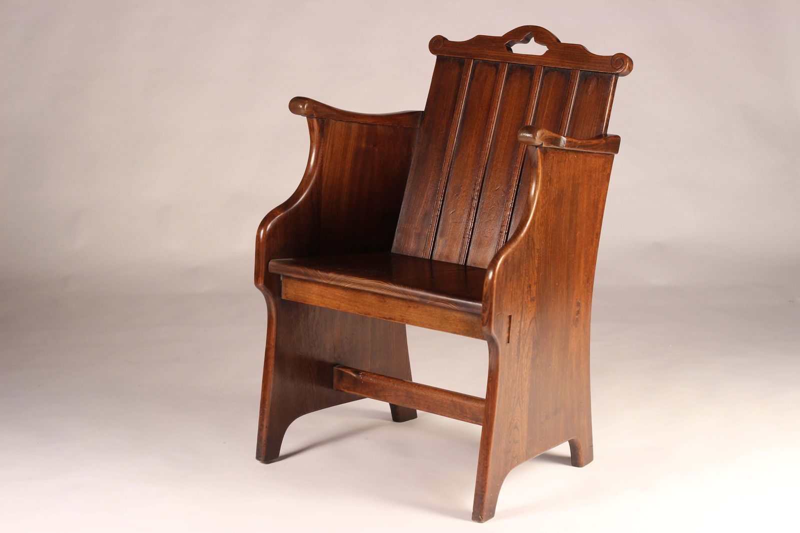 2447.0 Set Of 4 1930s English Elm Tub Chairs By G T Harris Ltd – Rare Arts & Crafts photo