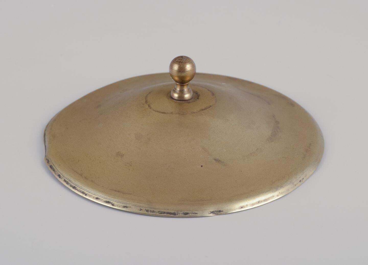 Danish Bonbonniere In Purple Art Glass With A Lid In Silver Plated Metal. photo vinterior