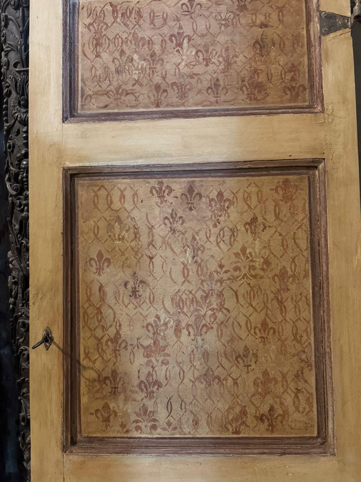 Yellow And Red Lacquered Interior Door, Italy photo 3293.0