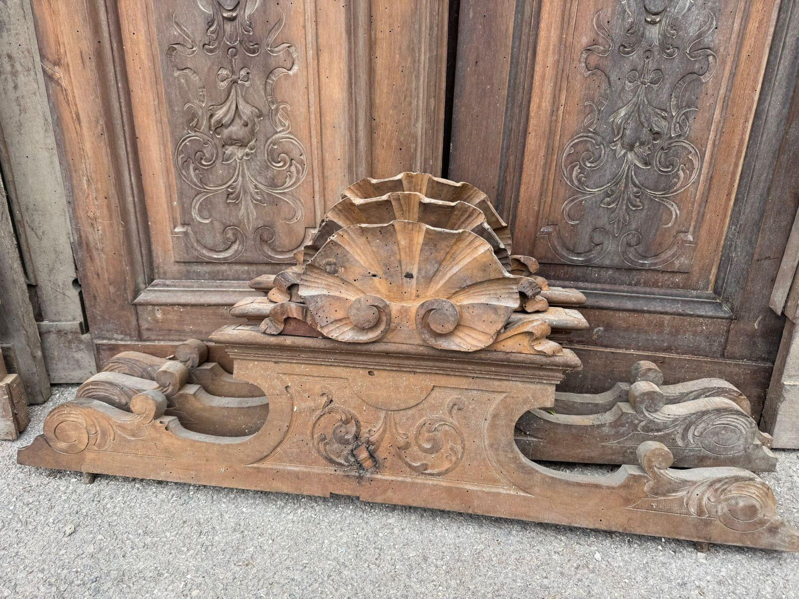 Liberty Boiserie In Walnut With Carved Panels And Three Double Doors (One Glass) photo 7366.0