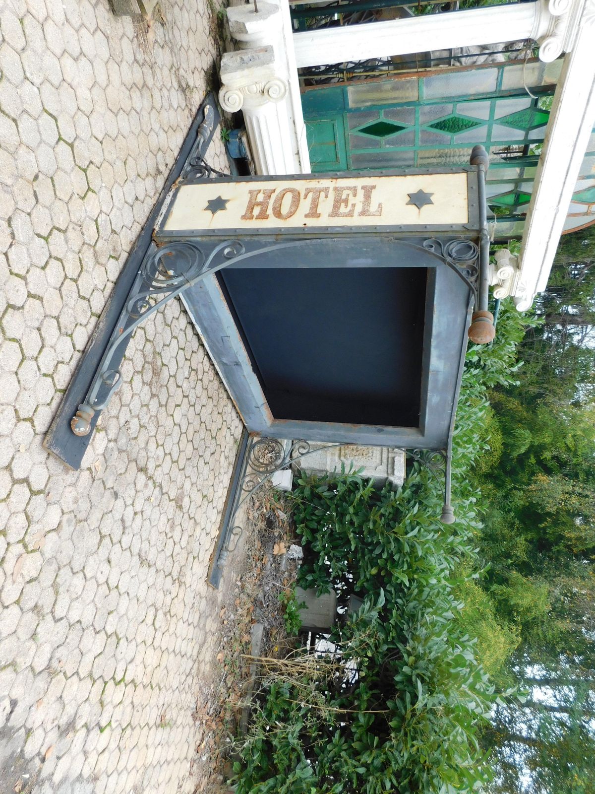 photo vinterior Old Hotel Entrance Canopy In Wrought Iron And Cast Iron, Italy