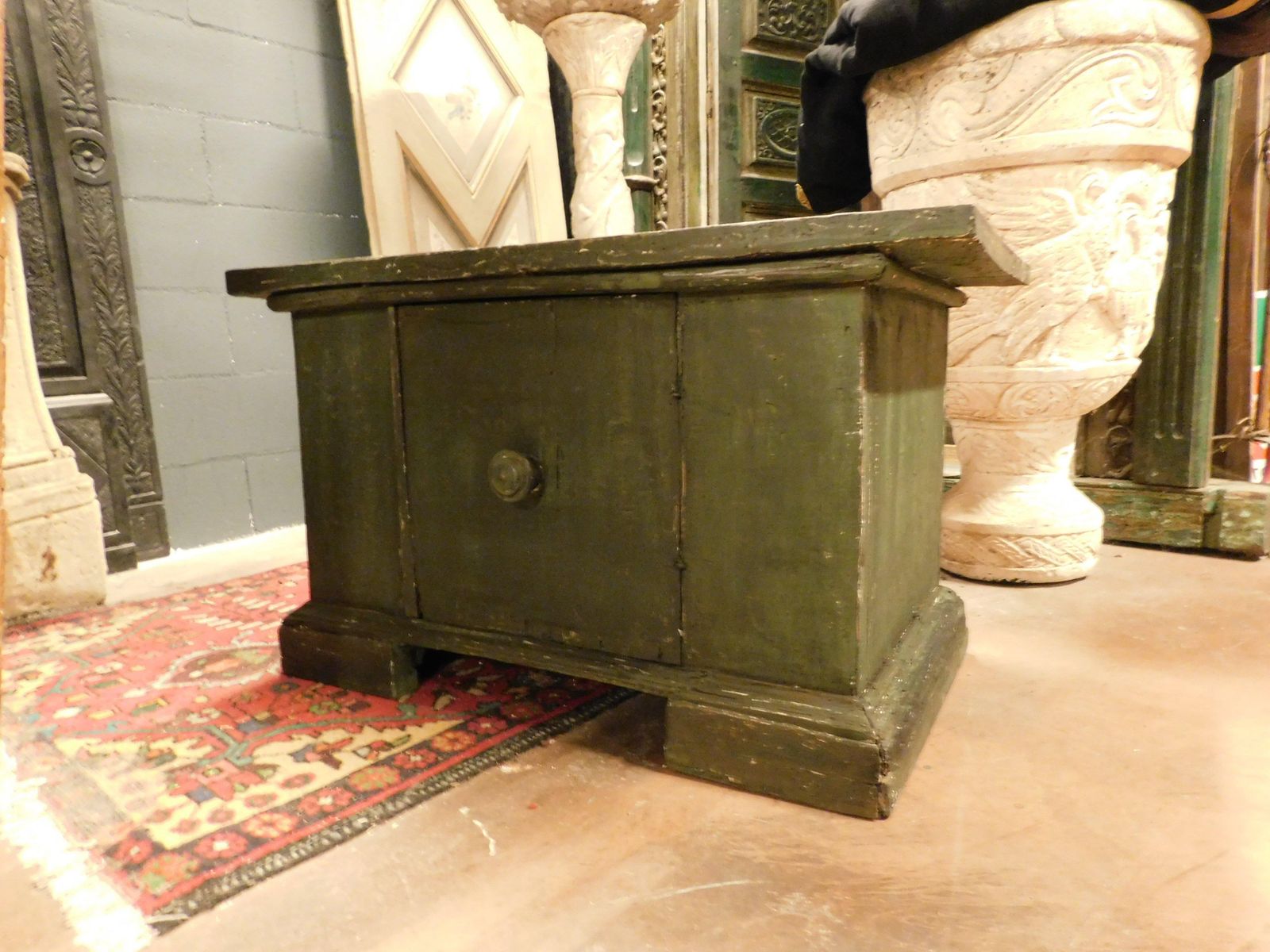 Small Cabinet, Green Lacquered Wooden Cabinet With Door, Italy photo 1681.0