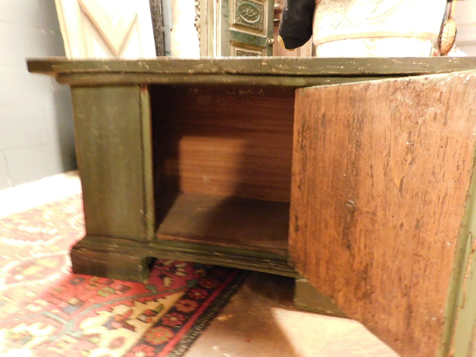 photo furniture Small Cabinet, Green Lacquered Wooden Cabinet With Door, Italy