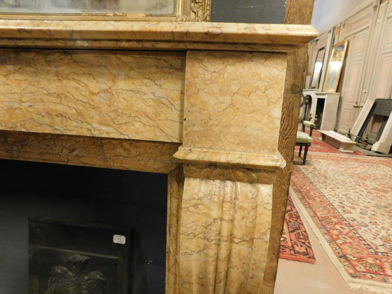 Mantle Fireplace In Yellow Marble Royal Of Verona, Italy photo vinterior