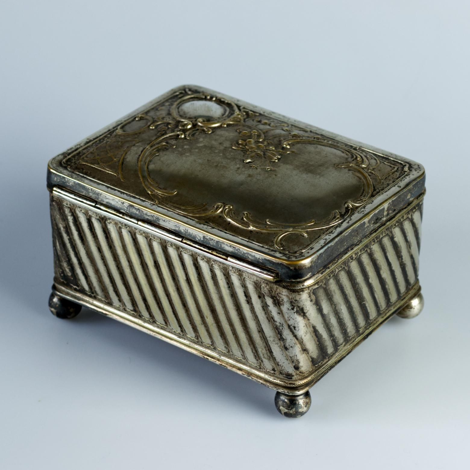 Silver Plated Cigarette Or Cigar Box Humidot With Cedar Filling Circa 1900s photo 329.0