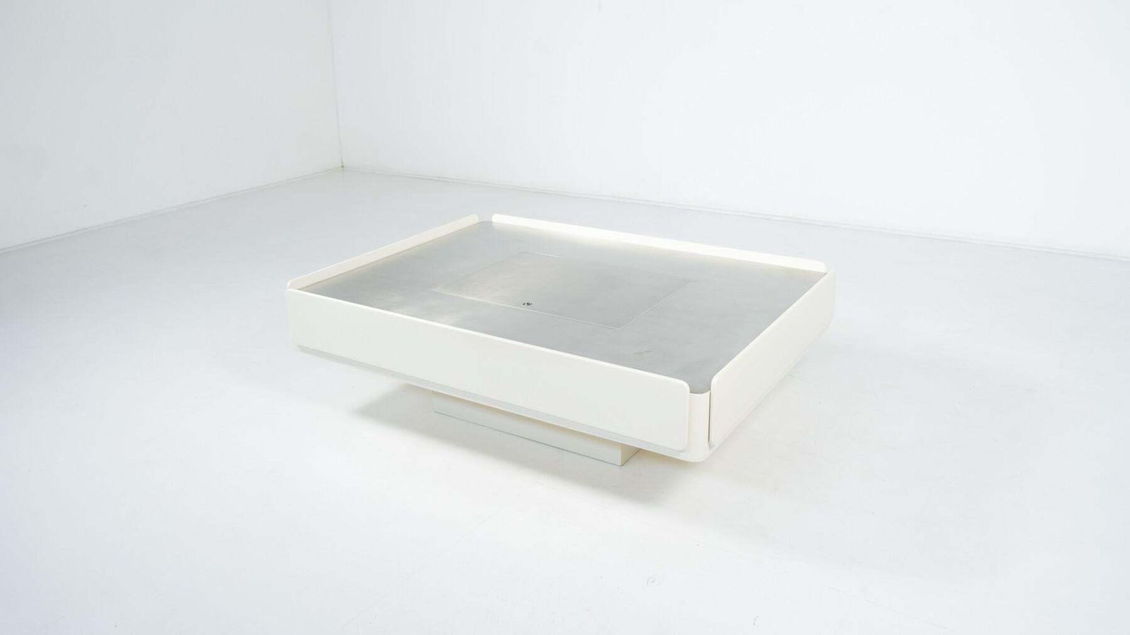 White Caori Coffee Table By Vico Magistretti For Gavina, Italy, 1960s photo furniture