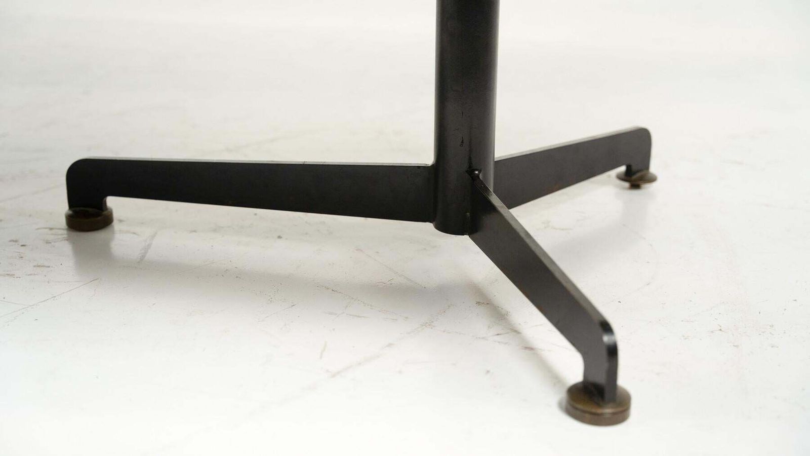 Mid Century Modern Desk By Olsvaldo Borsani, 1960s photo 7646.0