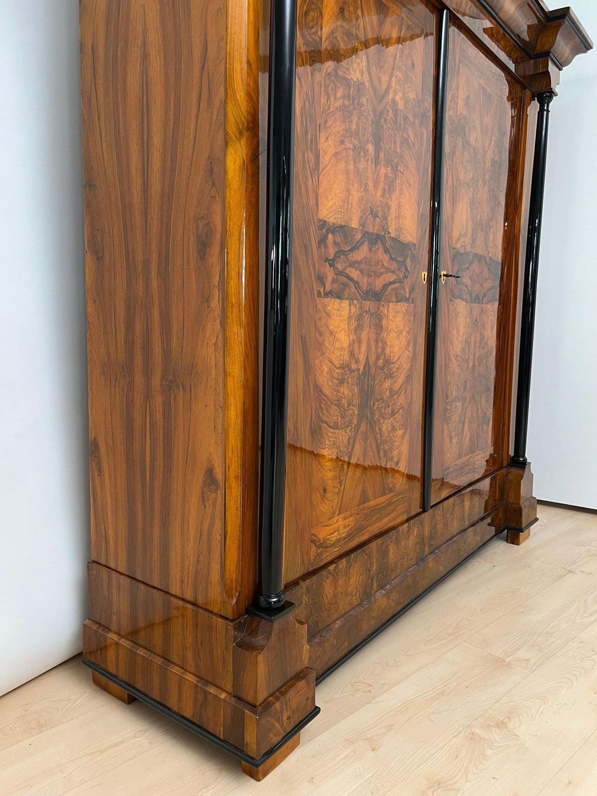 Biedermeier Armoire, Walnut Veneer, South Germany Circa 1820 photo vinterior
