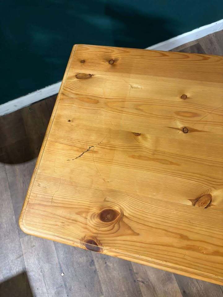 photo vinterior Victorian Style Pine Chest Of Drawers