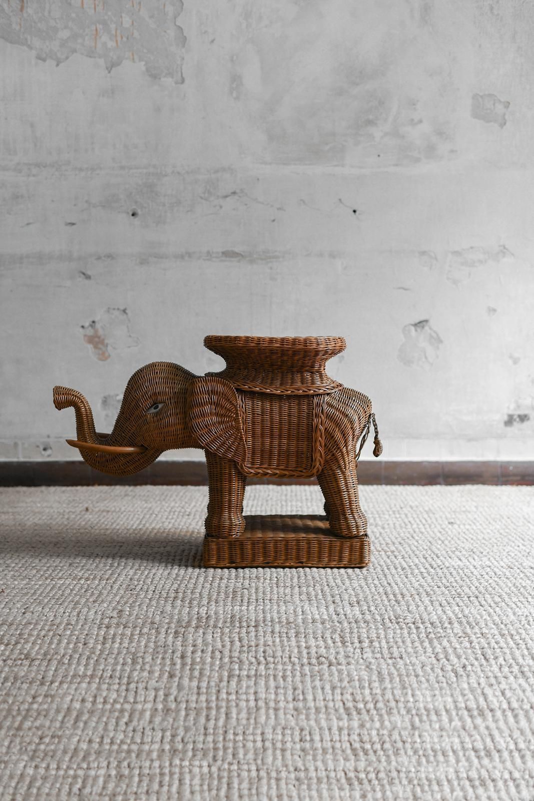 Elephant Side Table In Wicker By Vivai Del Sud, 1970 photo Furniture