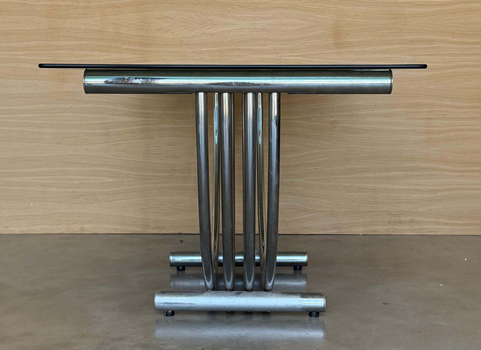 Table à manger mid-century modern de style Romeo Rega, en chrome, laiton et verre photo vinterior