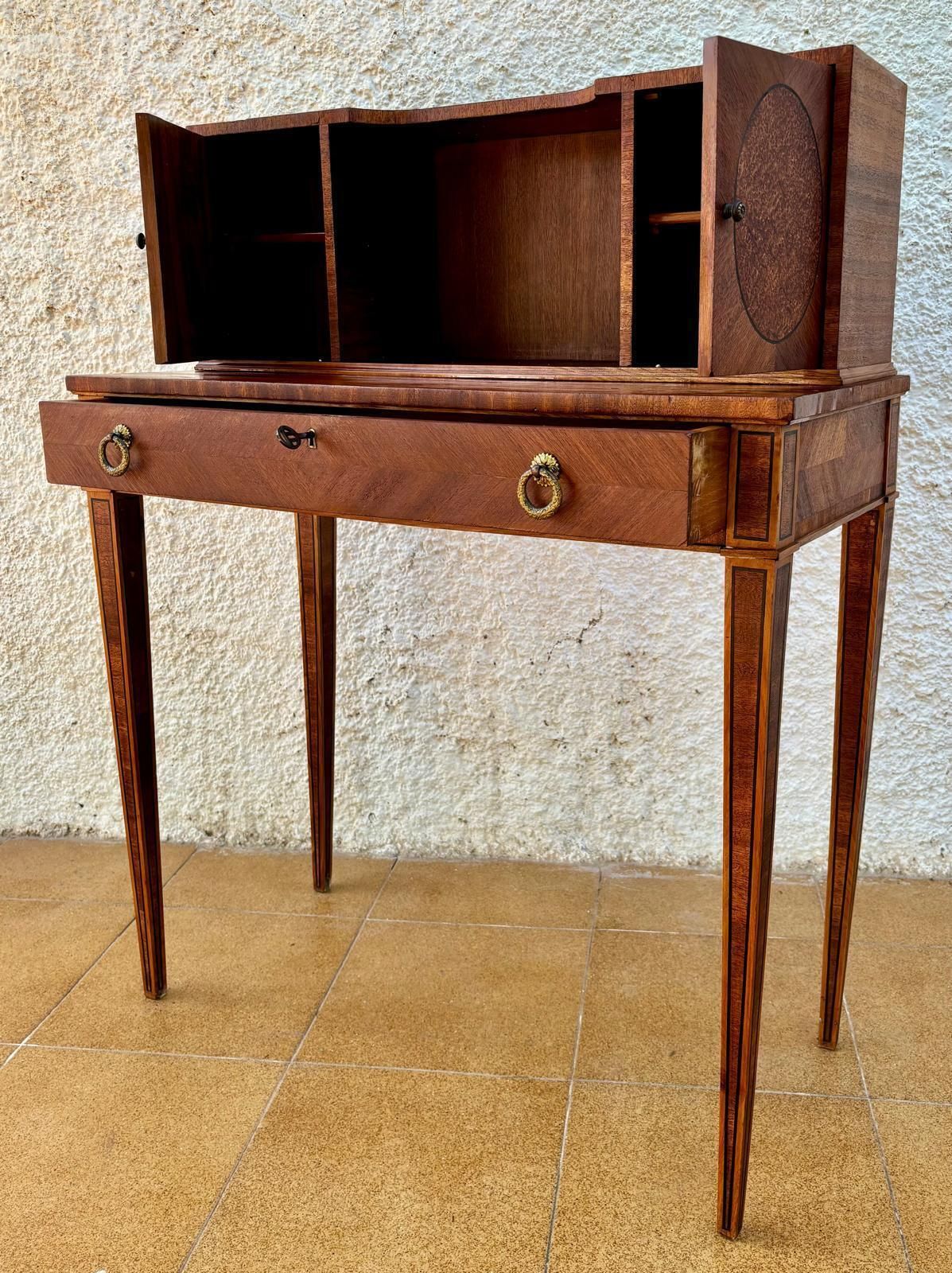 Bureau français en placage de noyer, début du XXe siècle, années 1940 photo Mobilier