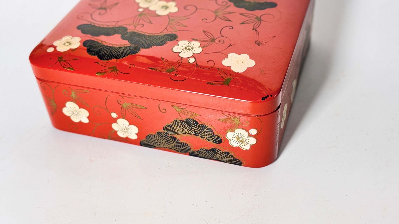 Box In Lacquered Wood, Vietnam 20th Century, Black And Orange  Red Color photo vintage
