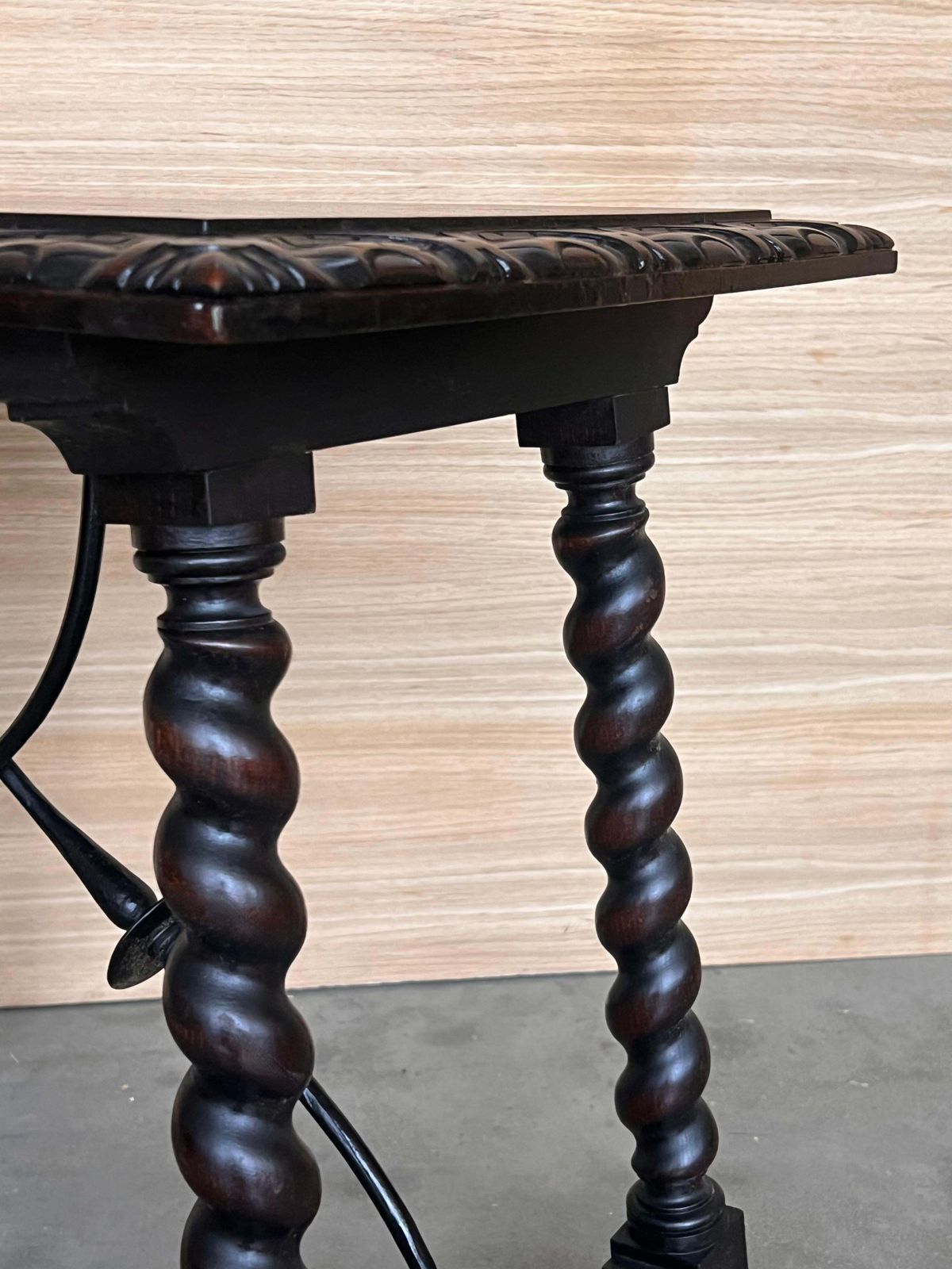 photo furniture 19th Spanish Side Table With Cared Turned Legs And Iron Stretcher