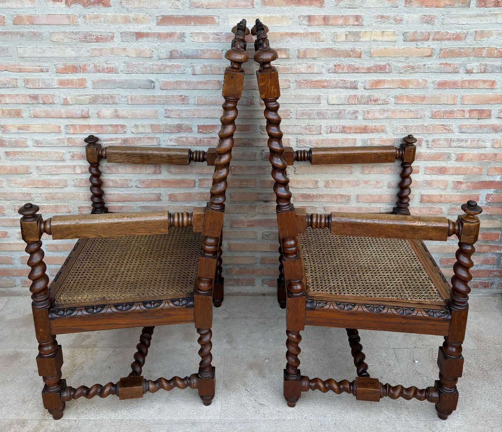 Fauteuils en noyer, France, années 1890, lot de 2 photo vinterior