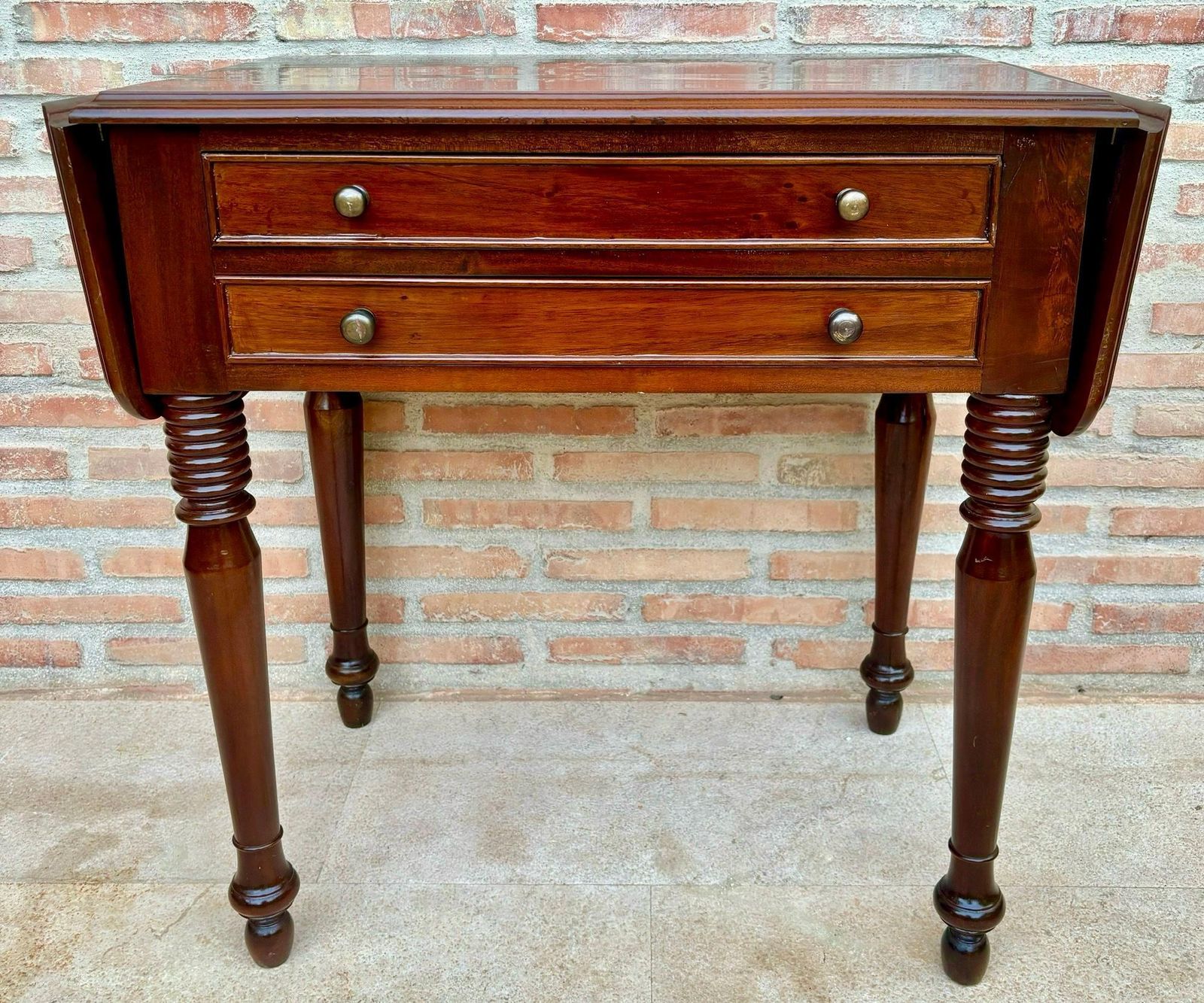 Table gigogne française en bois, avec abattants et deux tiroirs, années 1920 photo Mobilier