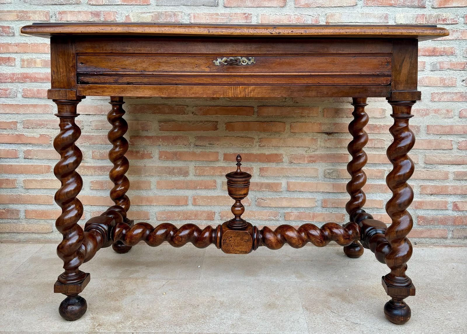 Bureau d'époque en noyer français photo furniture