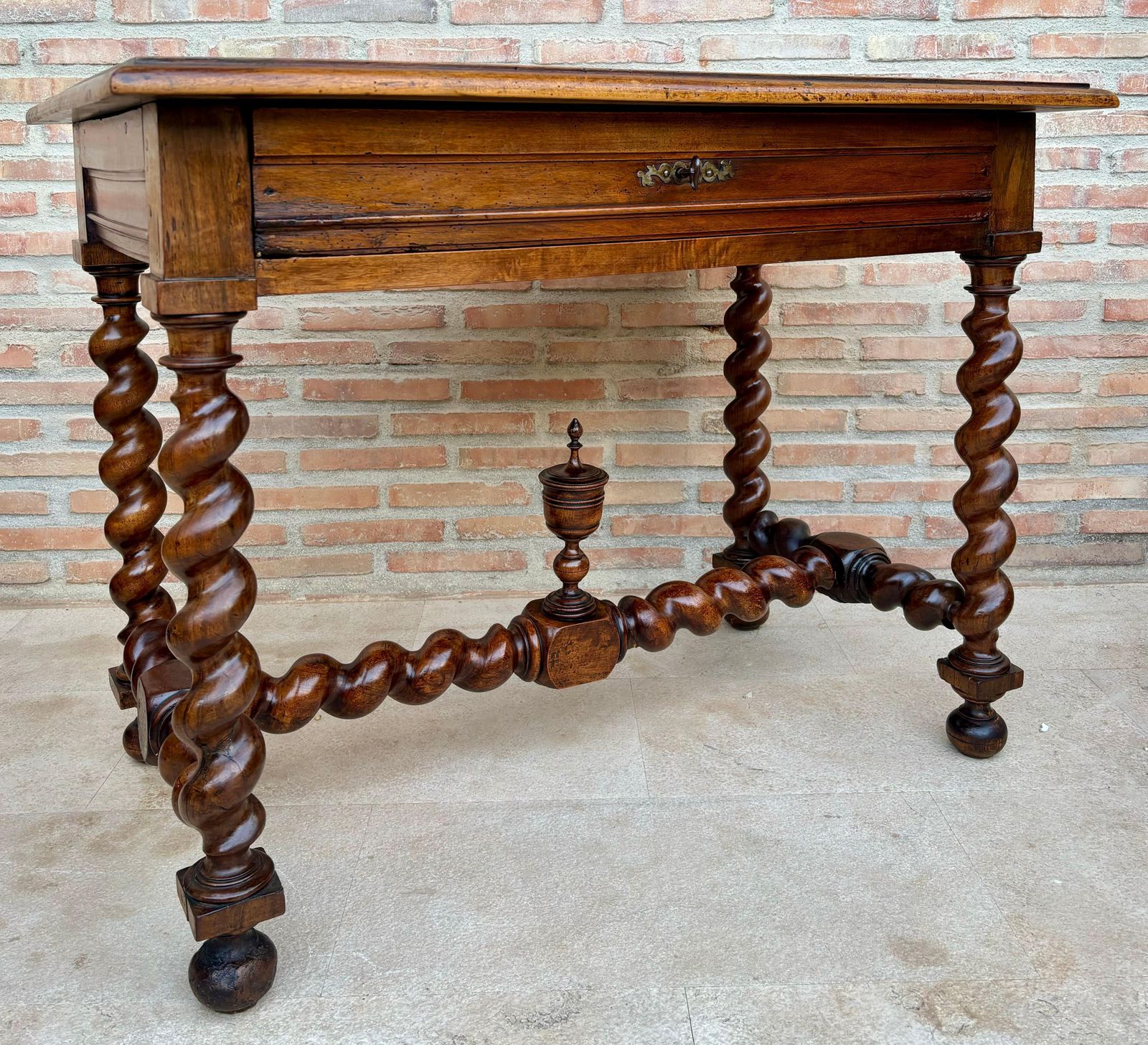 Bureau d'époque en noyer français photo 3378.0