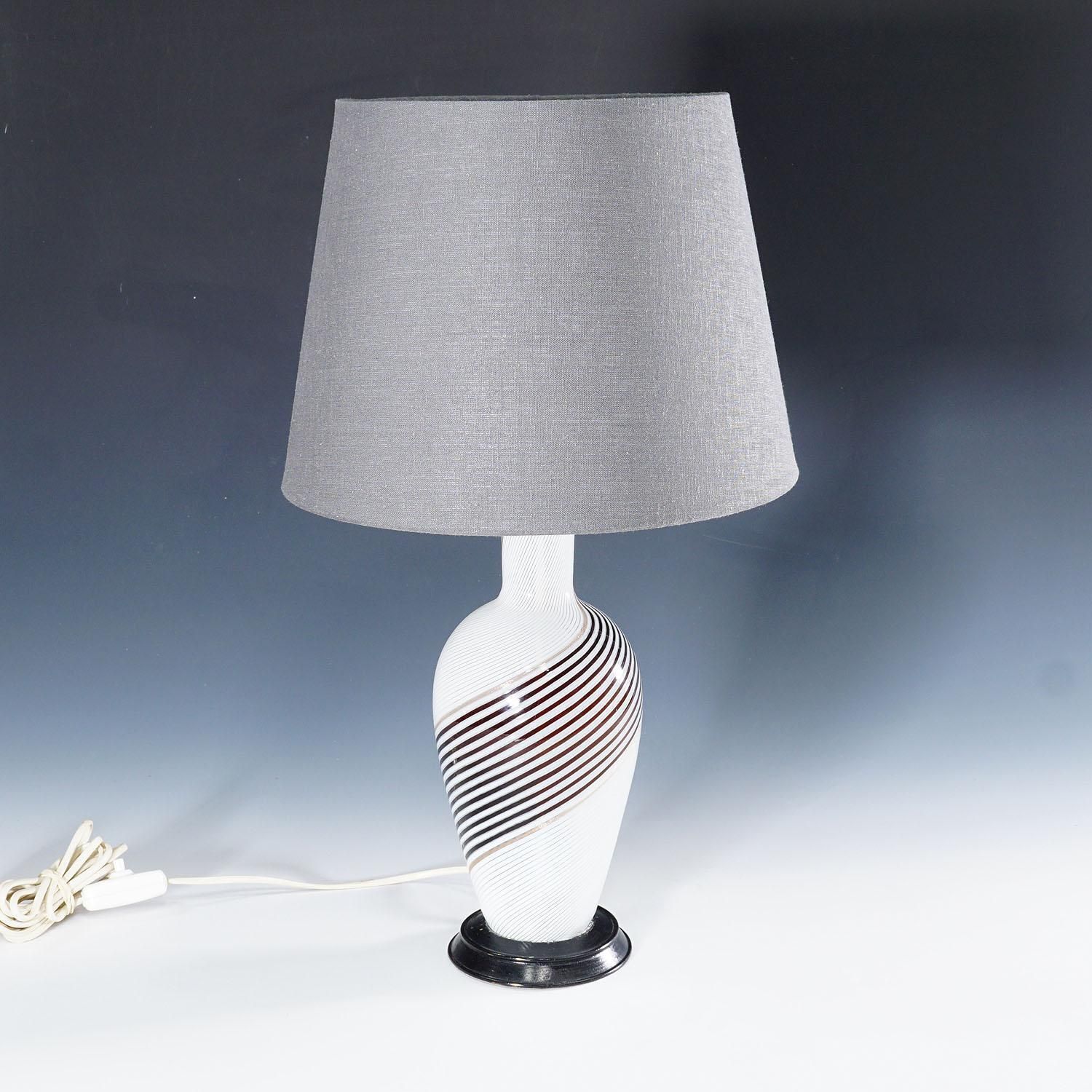 Dino Martens For Aureliano Toso Lamp In Filigree Glass Ca. 1950s photo for sale