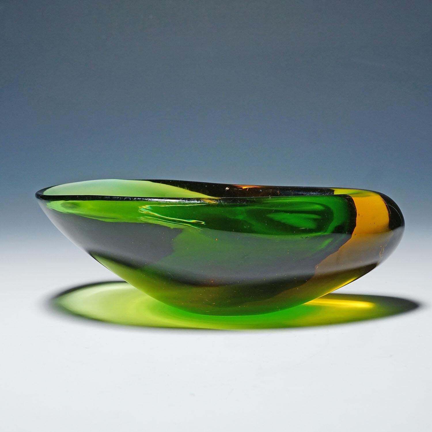 Archimede Seguso Sommerso Valva Bowl In Green And Yellow photo Home Decor