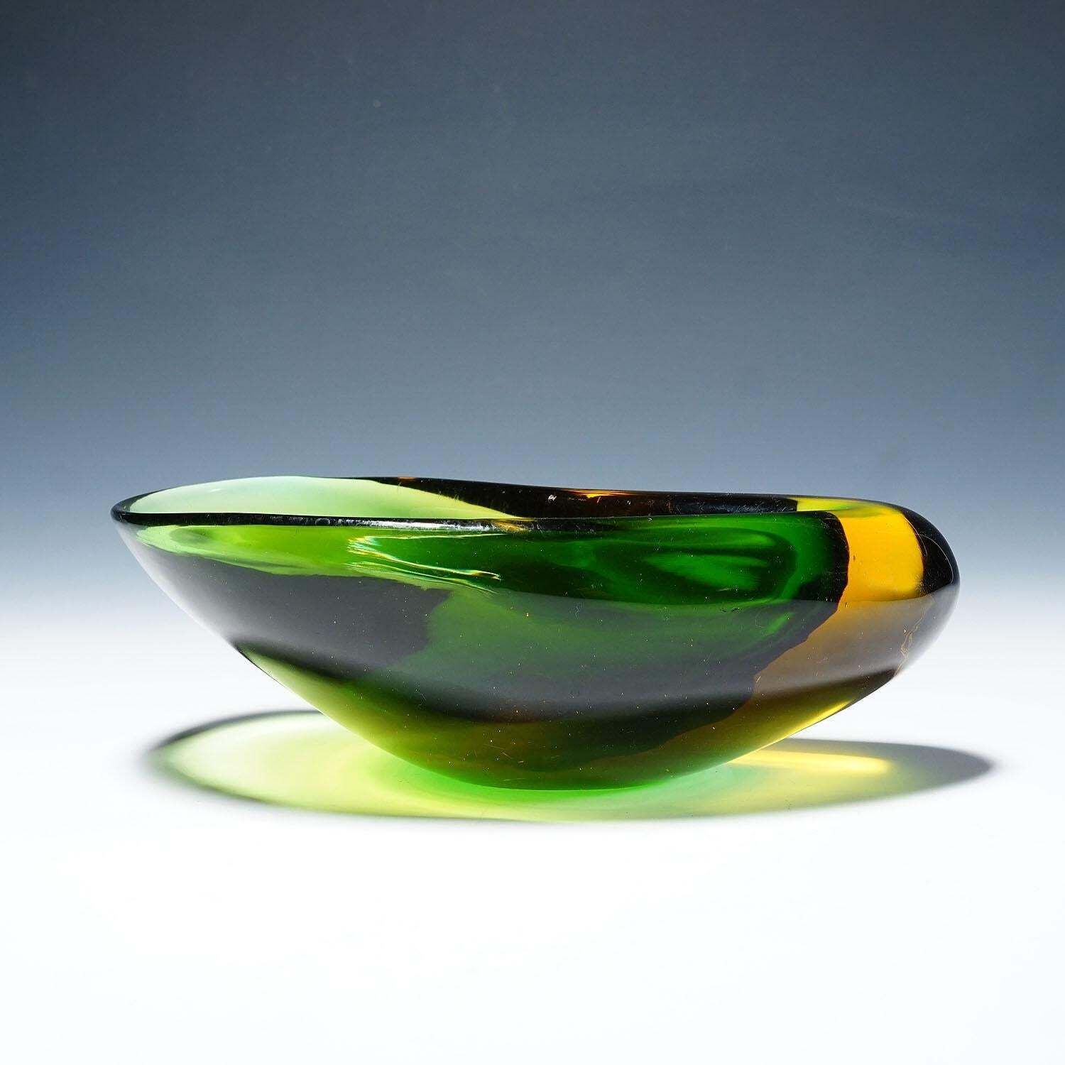 Archimede Seguso Sommerso Valva Bowl In Green And Yellow photo 561.0