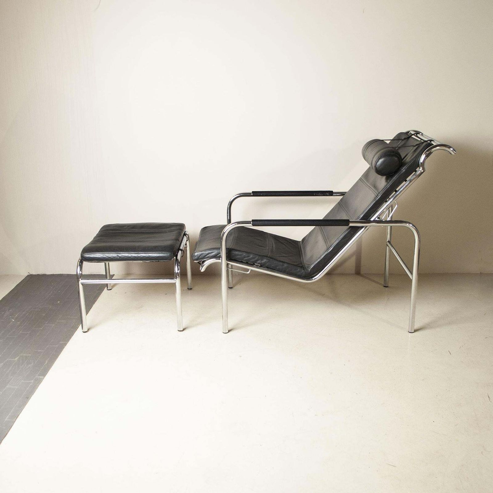 Chaise Longue Genni For Zanotta By Gabriele Mucchi 70s photo buy