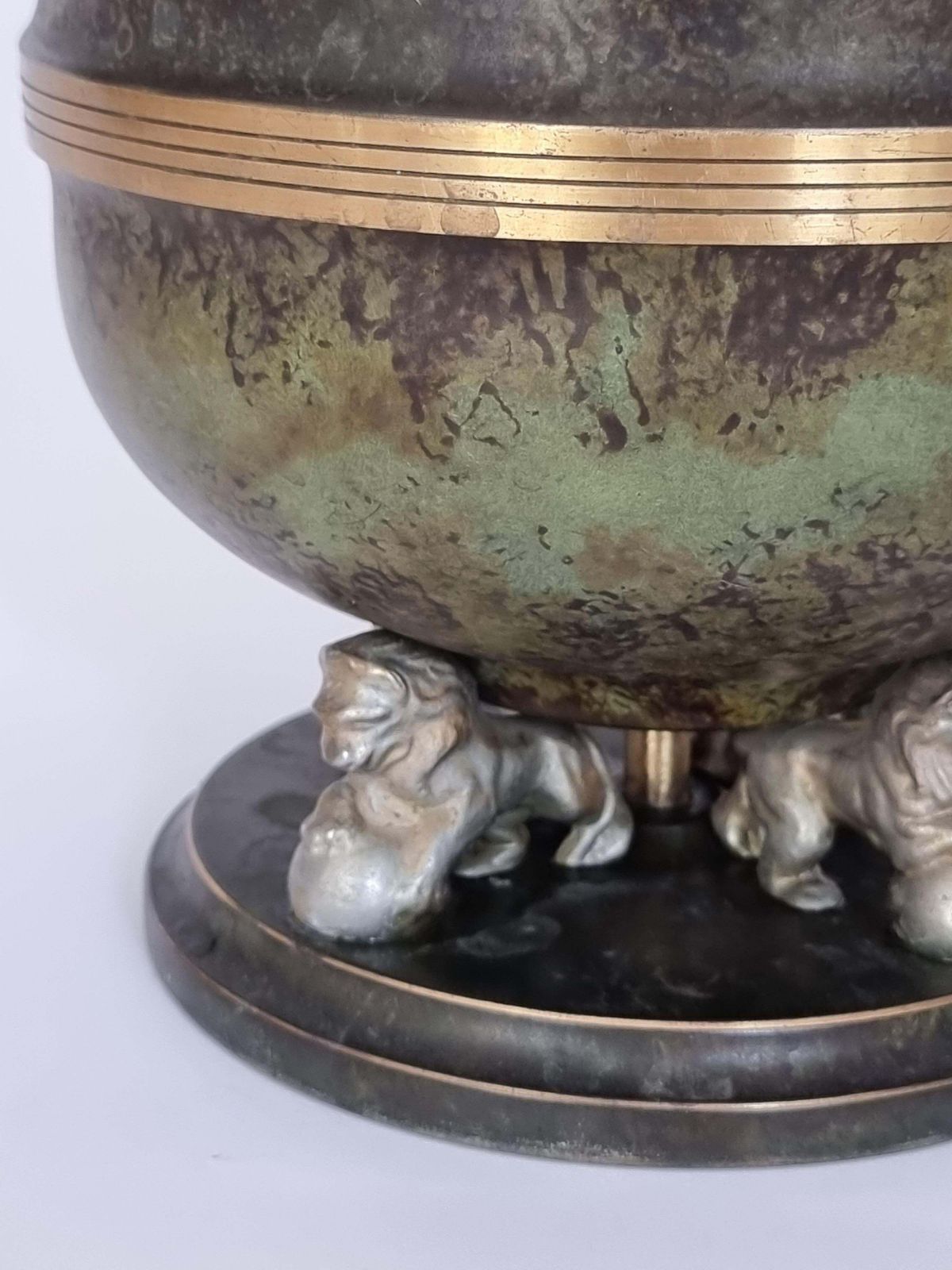 photo for sale Table Lamp, Svenska Metallverken, Decor Of Lions, Swedish Grace