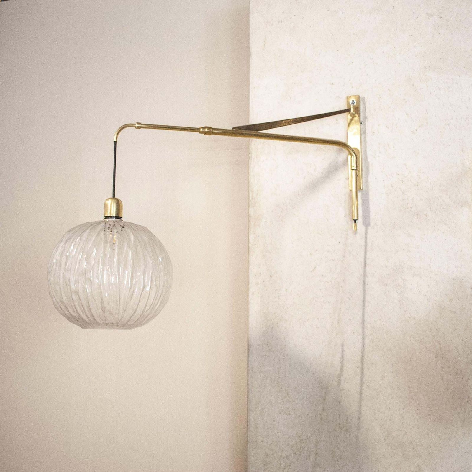 Italian Midcentury Wall Lights In Brass Mid Fifties ( Tommaso Barbi ) photo vinterior