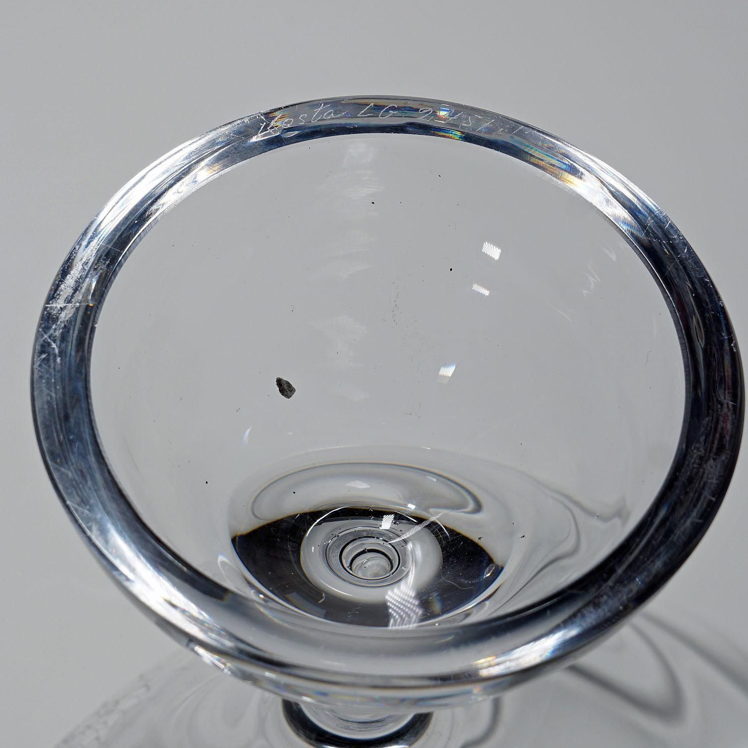 photo for sale Footed Bowl With Feather Decoration By Vicke Lindstrand For Kosta 1950s