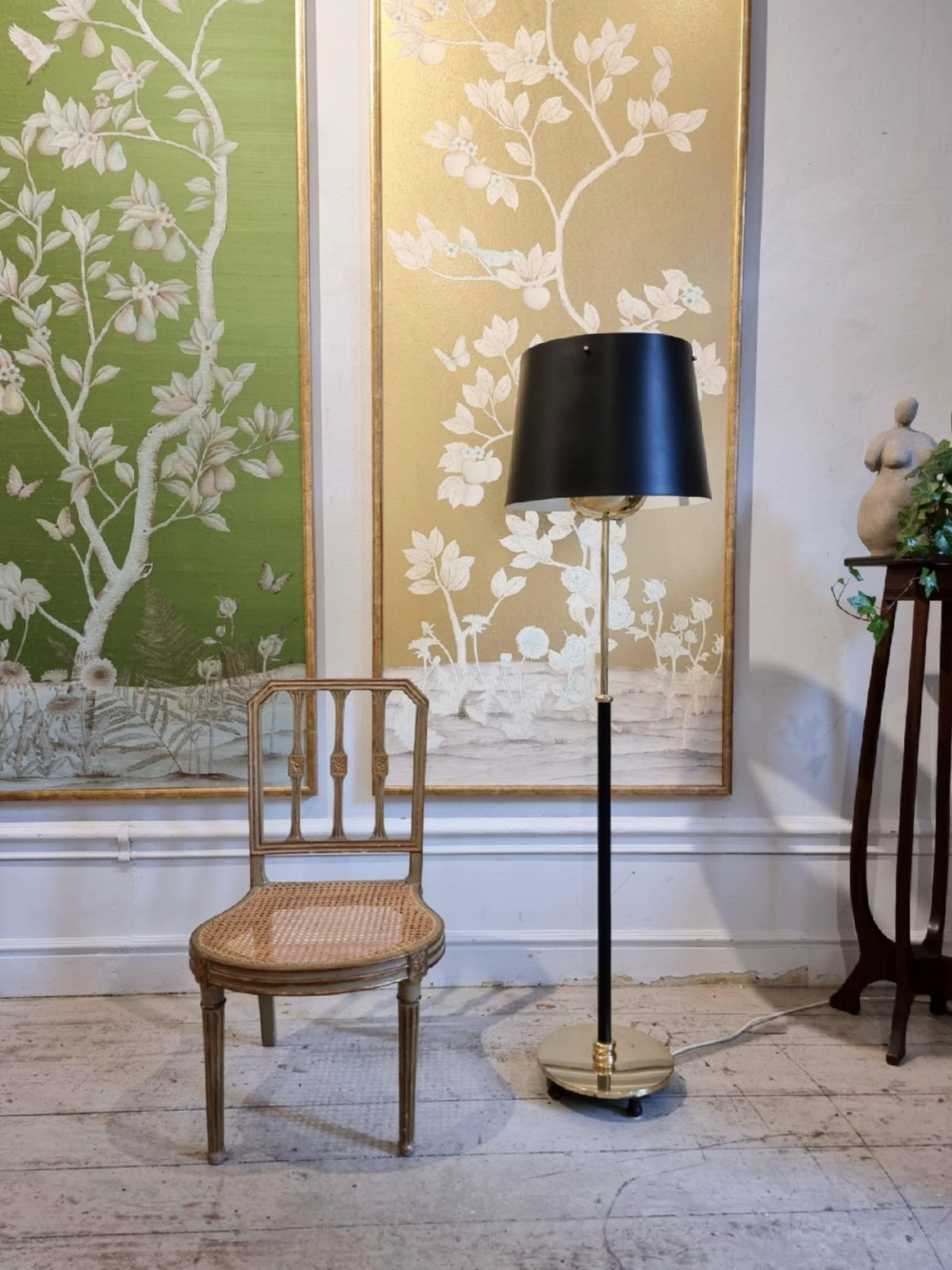 Josef Frank, Floor Lamp Model 2564, For Svenskt Tenn, Sweden, 1950s. Nice Patina photo vinterior