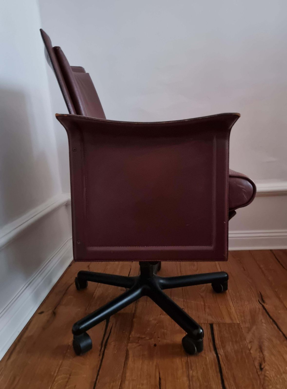photo for sale Tito Agnoli, Desk / Swivel Chair "Korium" For Matteo Grassi, Post Modern / Italy