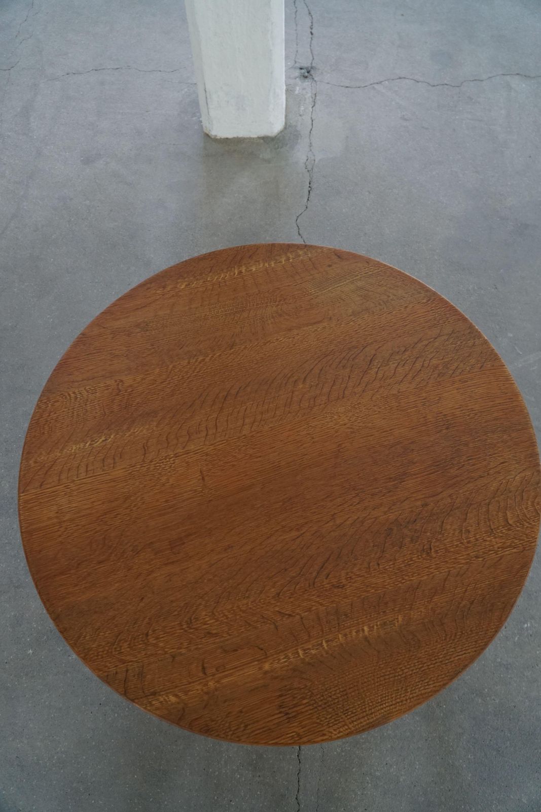 photo vinterior Mid Century Round Danish Side Table In Solid Oak, Henning Kjærnulf, 1960s