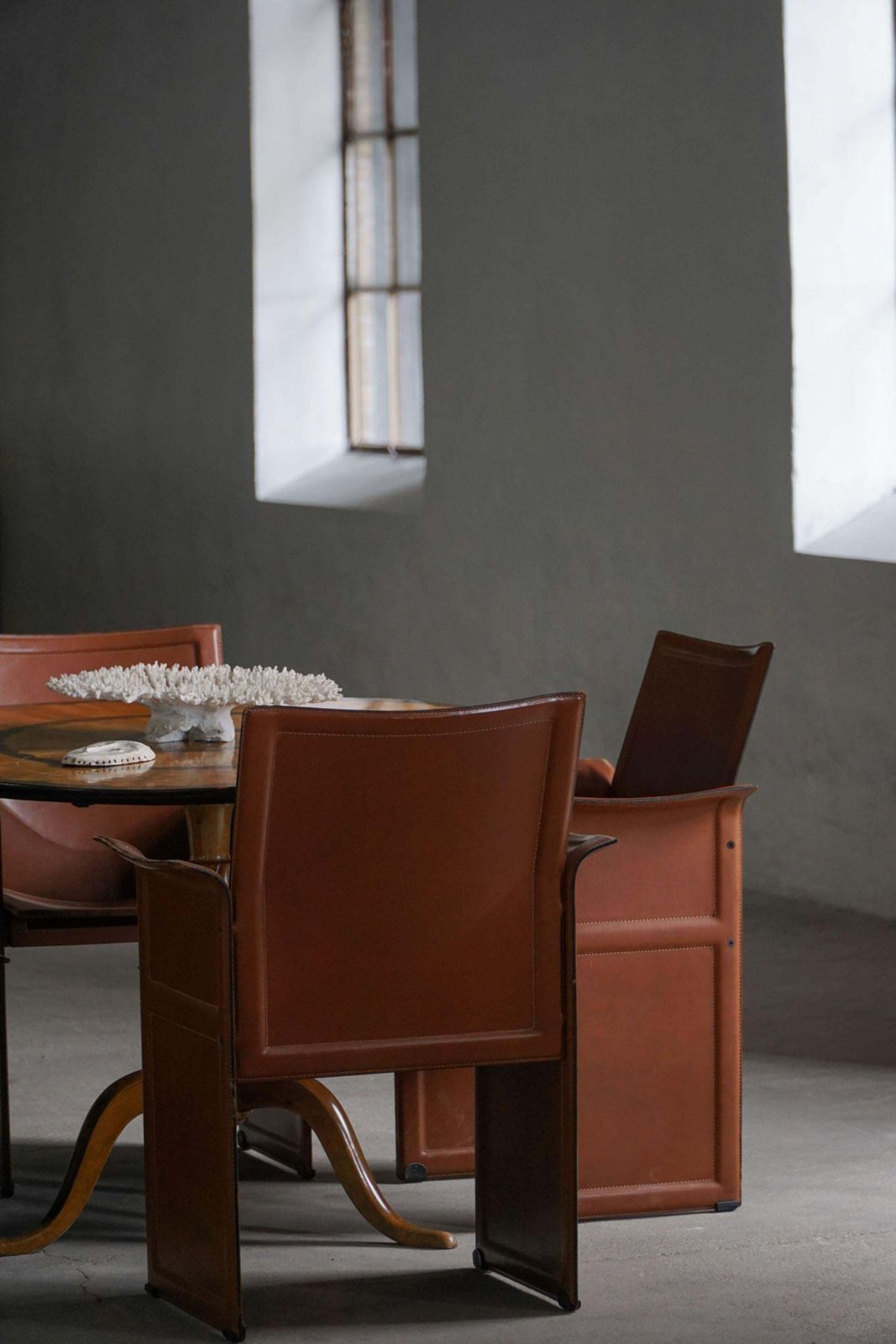 photo buy Set Of 4 Armchairs In Brown/Red Leather, Tito Agnoli, Italian Modern, 1970s