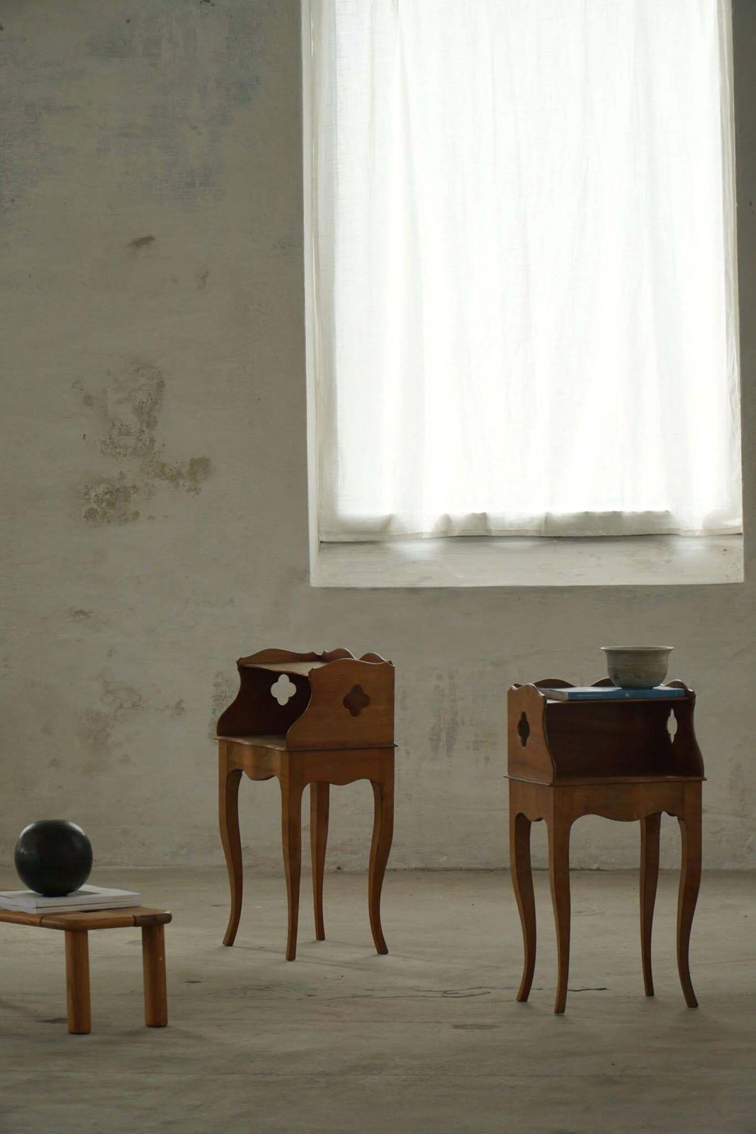 Danish Modern, A Elegant Pair Of Nightstands In Nutwood, 1940s photo buy
