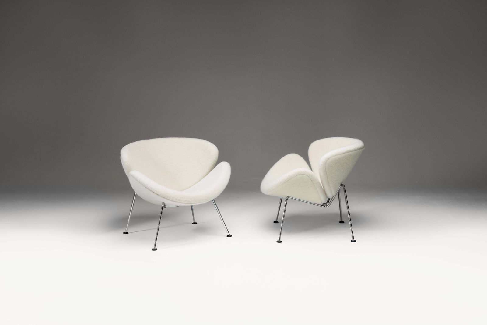 Orange Slice Chairs By Pierre Paulin For Artifort, 1980s, Set Of 2 photo for sale