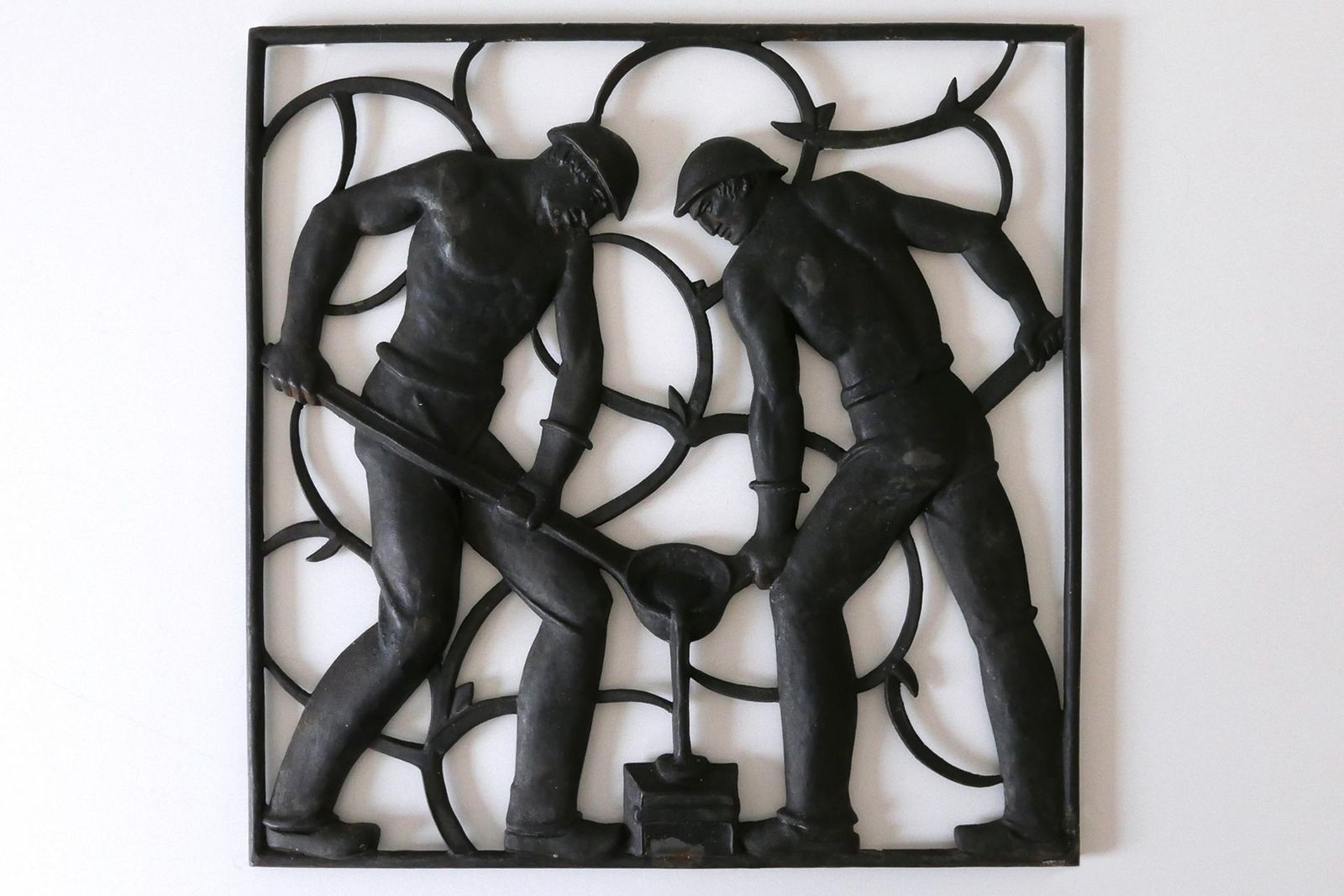 Cast Iron Art Deco Wall Relief „Unsere Arbeit“ By Heinrich Moshage 1929 Germany photo vintage