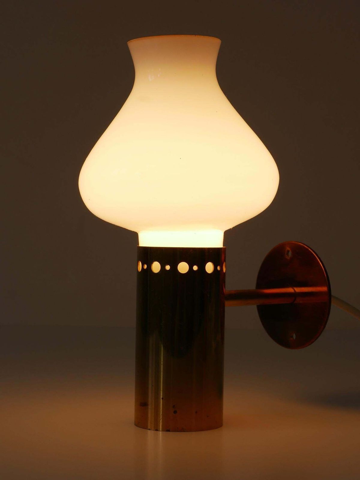 photo vinterior Set Of Two Elegant Mid Century Modern Brass & Glass Sconces Sweden 1950s