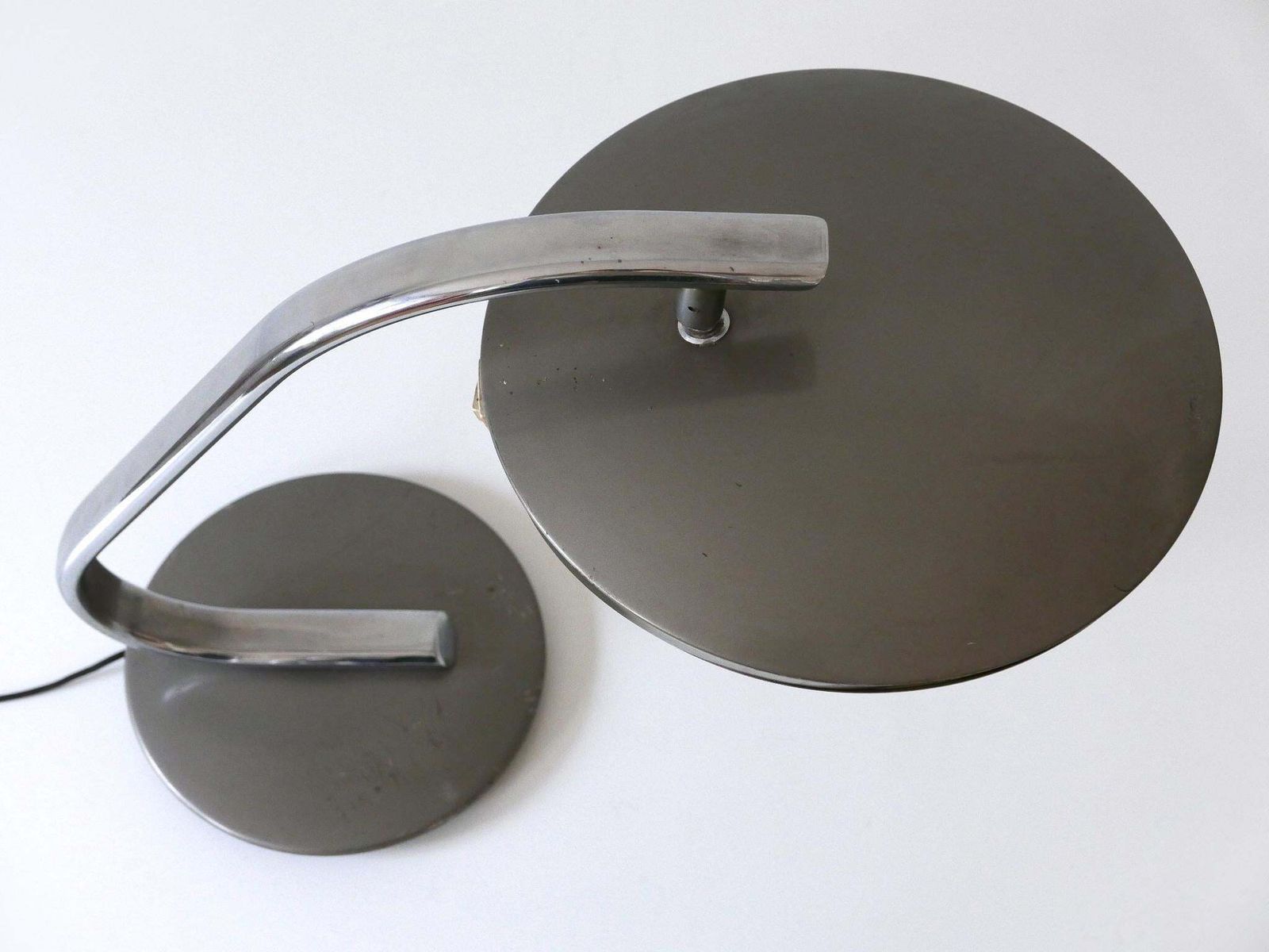 photo vintage Mid Century Modern Desk Light Or Table Lamp 'Boomerang' By Fase Spain 1960s