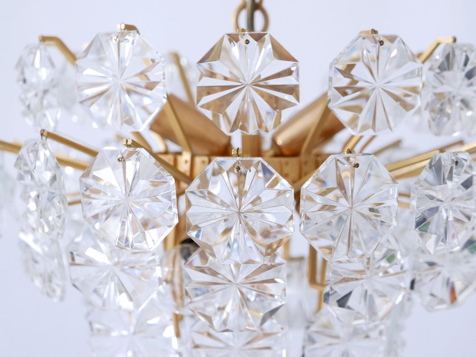 photo vinterior Elegant Mid Century Modern Crystal Chandelier By Christoph Palme Germany 1970s