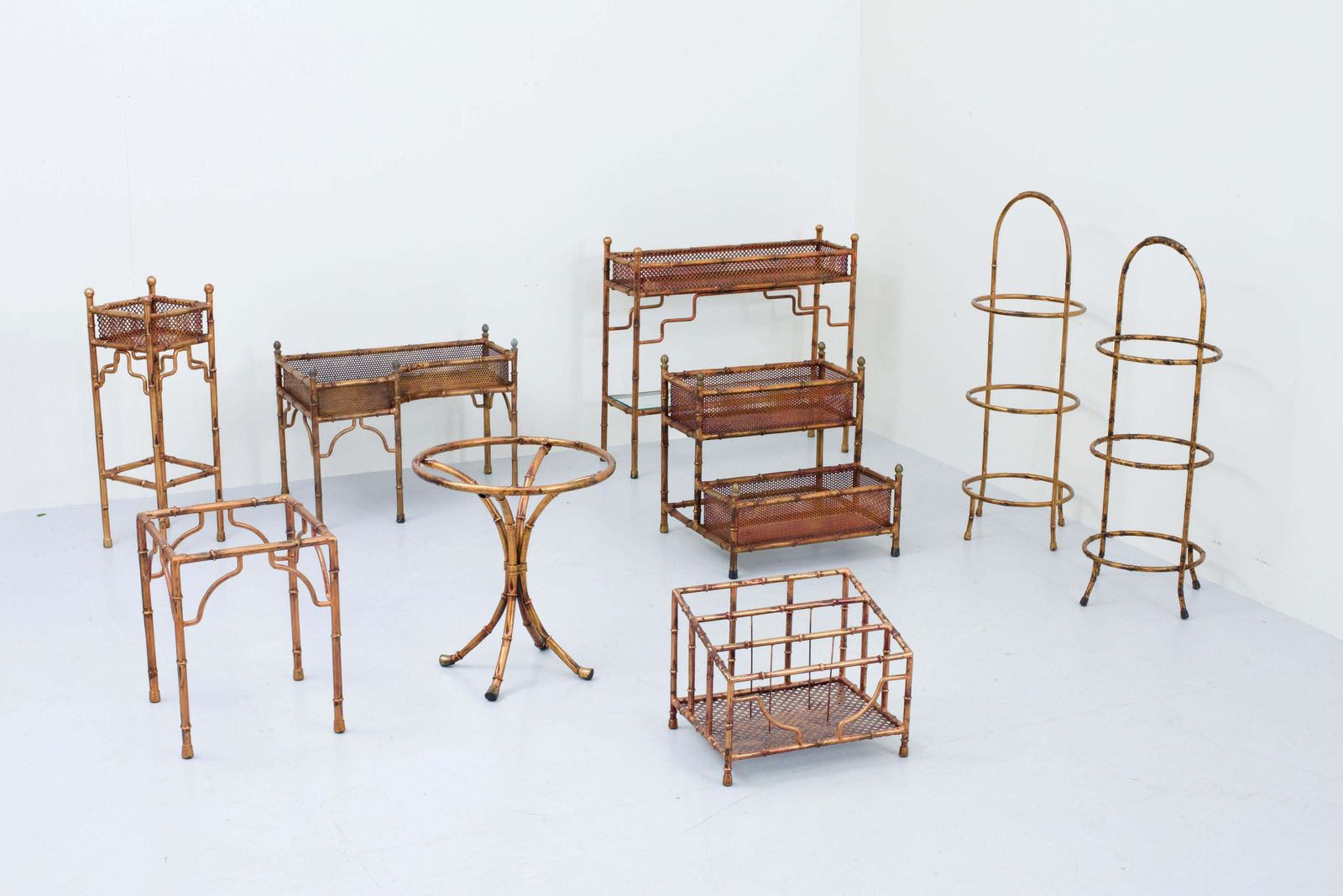 Set Van 9 Faux Bamboe Plantenbakken En Kleine Tafels Met Glazen Blad, Frankrijk, Jaren 1970 photo furniture
