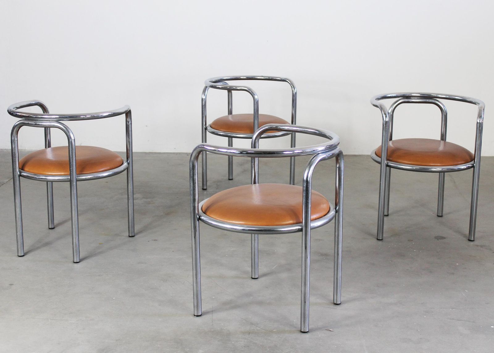 photo furniture Gae Aulenti Locus Solus Dining Room Set In Steel And Leather By Poltronova 1970s
