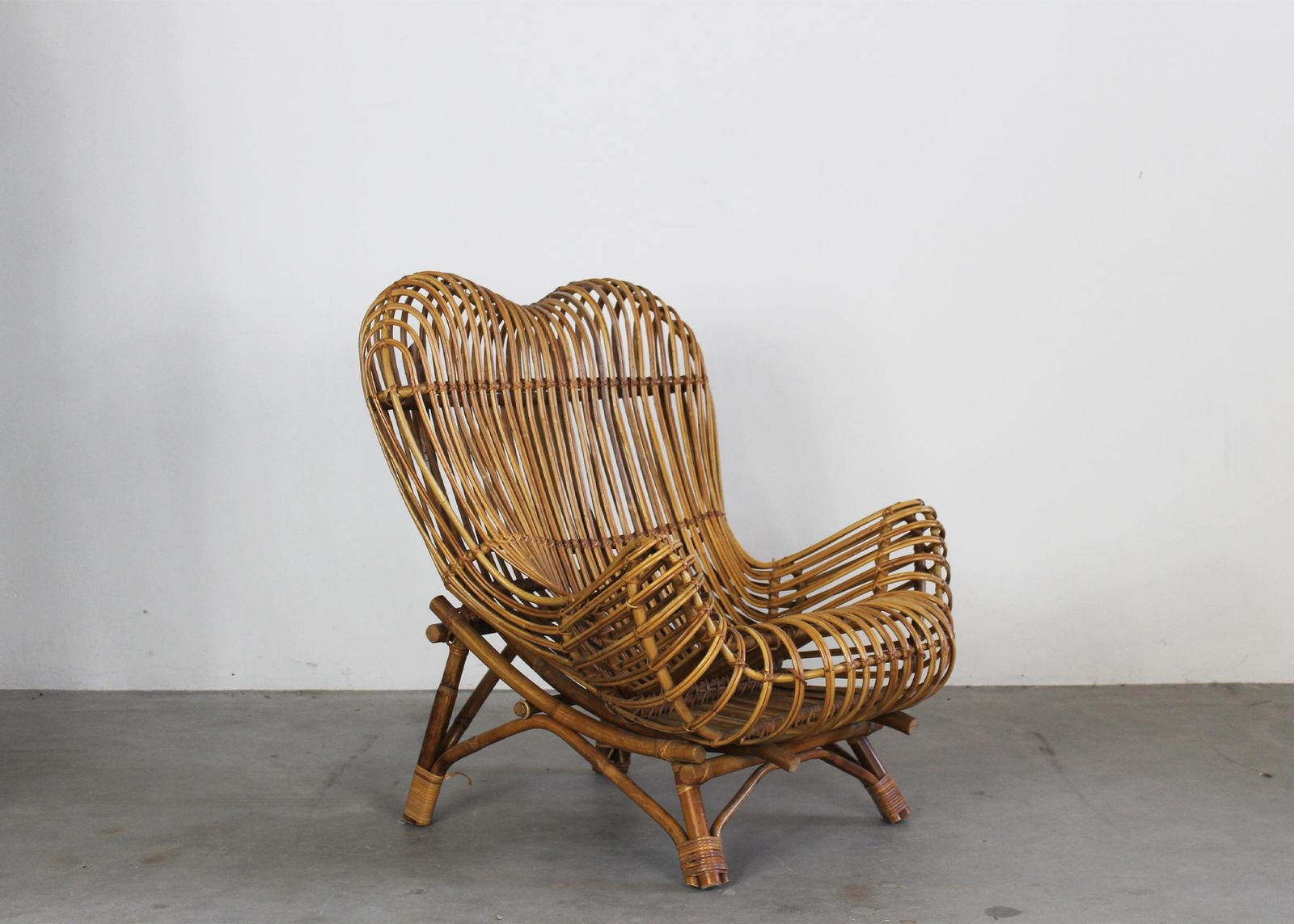 photo furniture Franco Albini Gala Armchair In Rush And Rattan Cane By Bonacina 1951