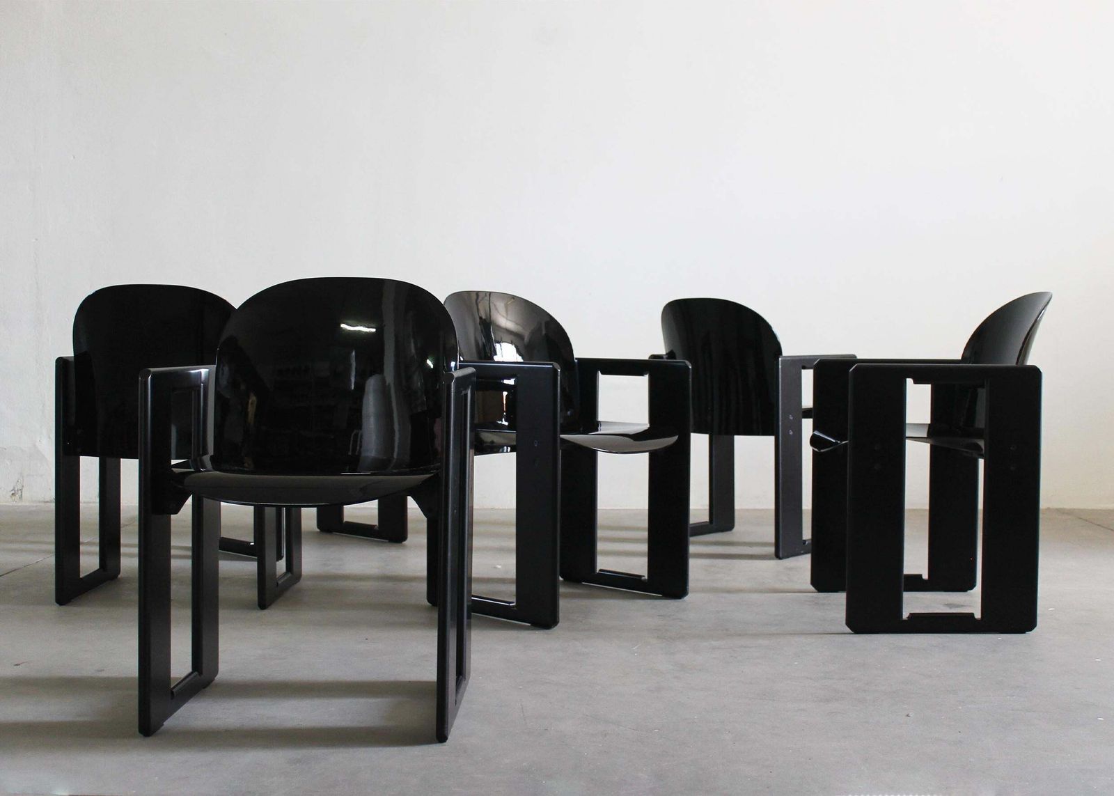 Furniture Tobia & Afra Scarpa Set Of Six Black Dialogo Dining Chairs By B&B 1973 photo