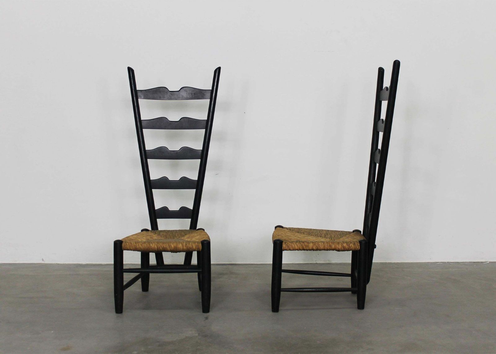 Gio Ponti Set Of Two Fireside Chairs In Black Lacquered Wood And Rush 1950s photo vinterior