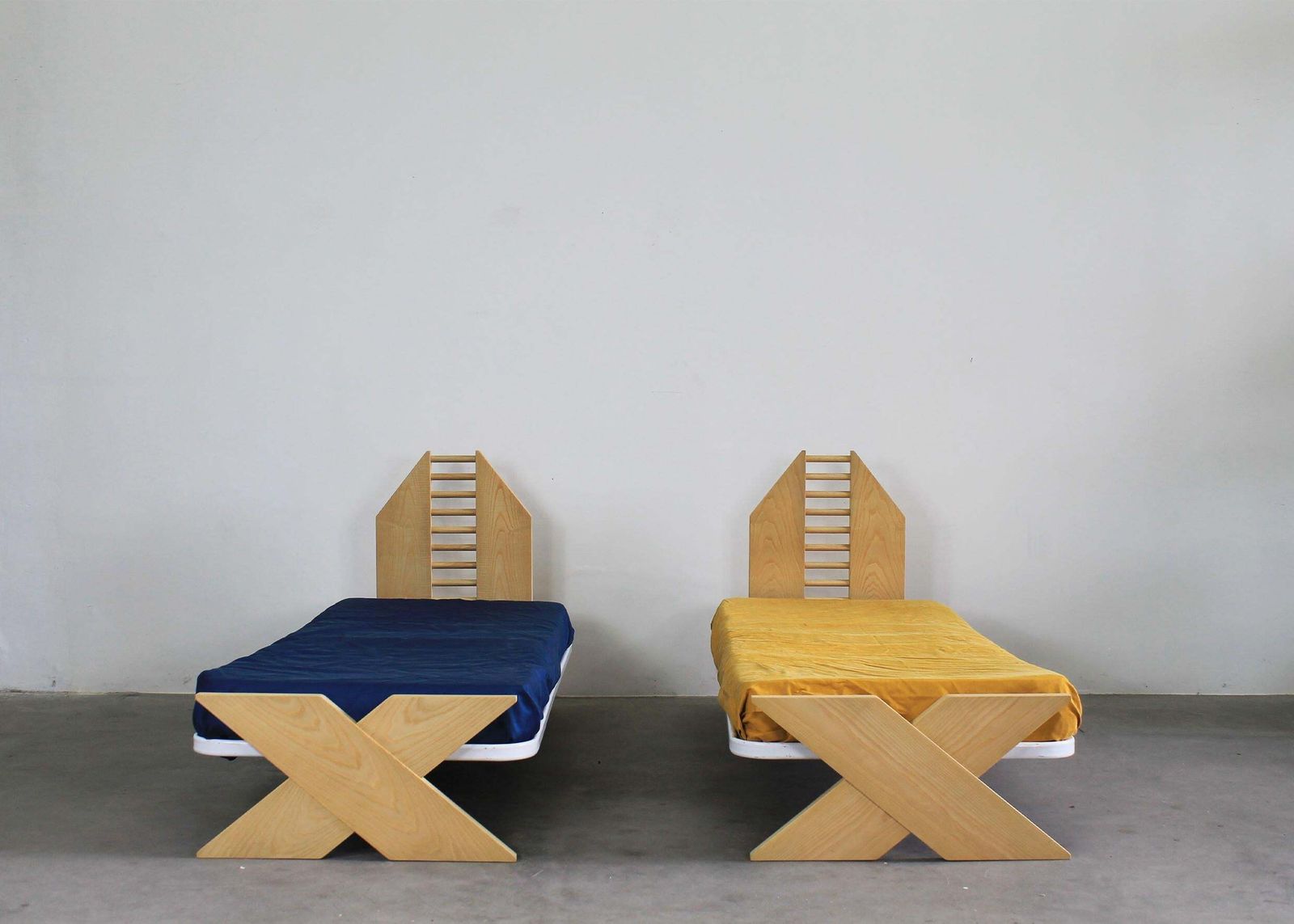 Gigi Sabadin Set Of Two Andromeda Single Beds In Oak By Stilwood 1970s photo for sale